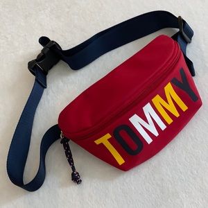{TH} Tommy Hilfiger | "TOMMY" Spellout Fanny Pack Bag Red